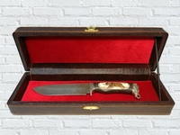 Нож "Кабан" в шкатулке  (ст.дамасск., мельхиор литьё, костяная плашка)