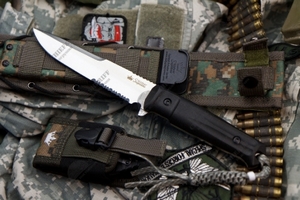 Тактический нож Alpha AUS-8 gt v2(Сатин,Черная рукоять,Камо ножны) ( по разрешению)